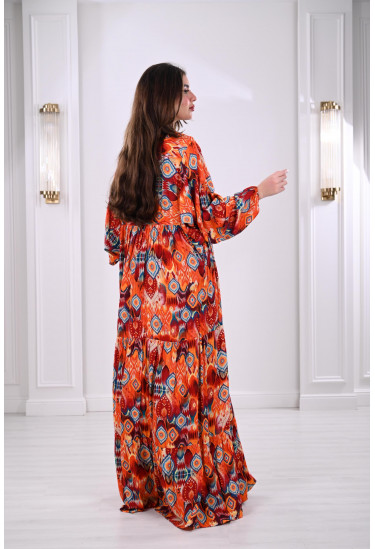 جلابية نسائية بنقوشات ملونة بألوان مبهجة