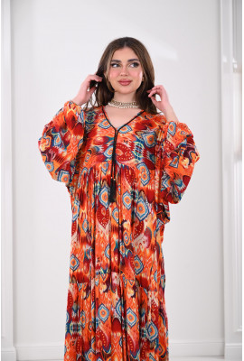 جلابية نسائية بنقوشات ملونة بألوان مبهجة