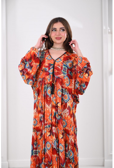 جلابية نسائية بنقوشات ملونة بألوان مبهجة