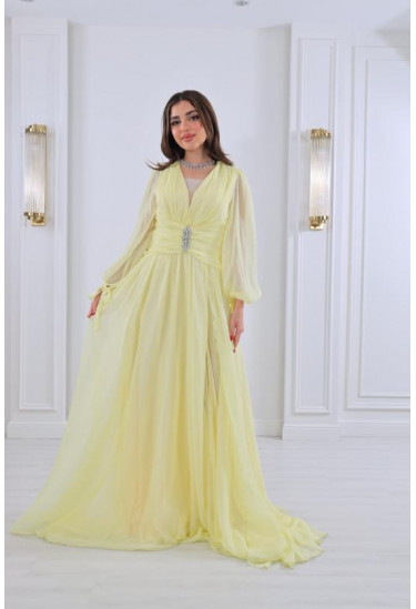 فستان سهرة نسائي بتصميم جذاب