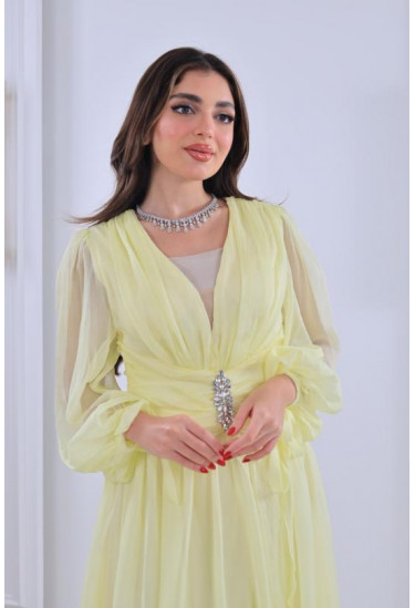 فستان سهرة نسائي بتصميم جذاب