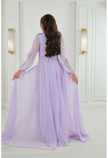 فستان سهرة نسائي بتصميم جذاب