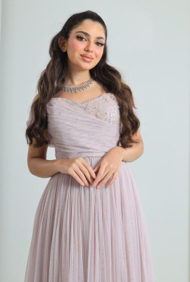 فستان سهرة لمسة ناعمة باكتاف المنسدلة