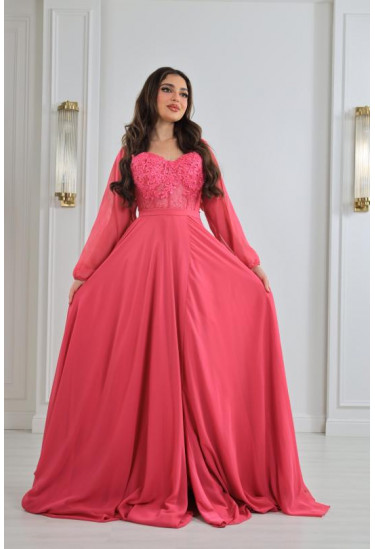 فستان نسائي للسهرات بصدر مطرز فستان نسائي للسهرات بصدر مطرز