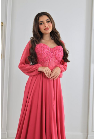 فستان نسائي للسهرات بصدر مطرز فستان نسائي للسهرات بصدر مطرز