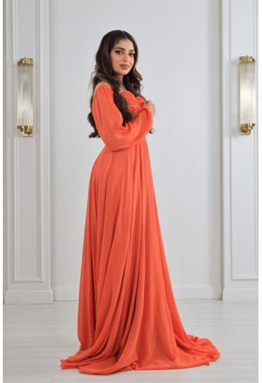 فستان نسائي للسهرات بصدر مطرز فستان نسائي للسهرات بصدر مطرز