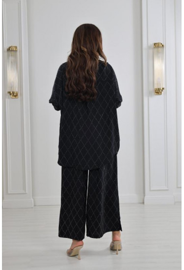 طقم نسائي صيفي بتطريز رقيق و لامع