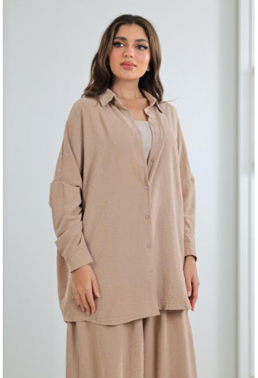 طقم نسائي صيفي بتطريز رقيق و لامع