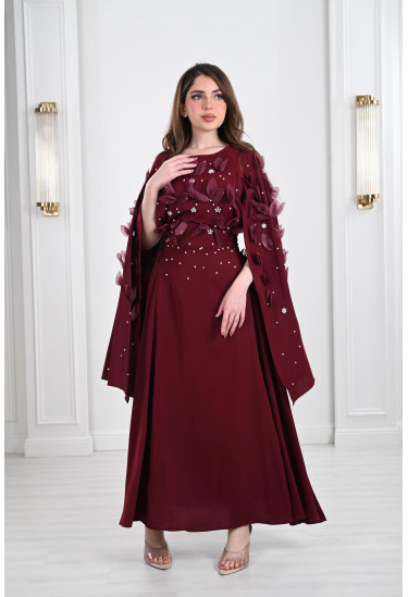 فستان سهرة طويل بزهور متطايرة 