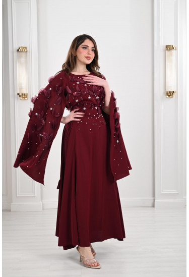 فستان سهرة طويل بزهور متطايرة 