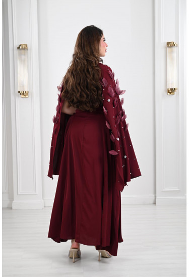 فستان سهرة طويل بزهور متطايرة 