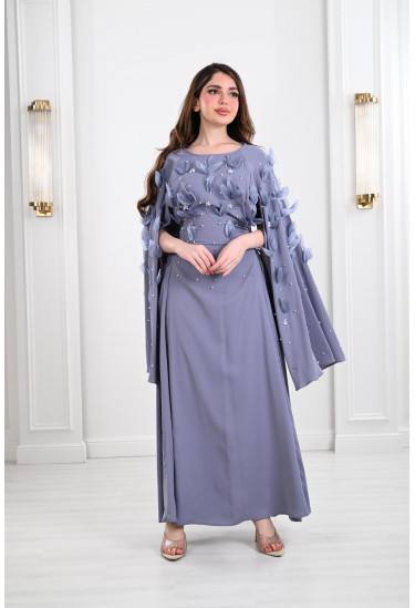 فستان سهرة طويل بزهور متطايرة 