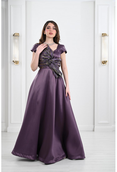 فستان سهرة بعقدة مطرزة علي الصدر