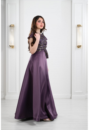 فستان سهرة بعقدة مطرزة علي الصدر