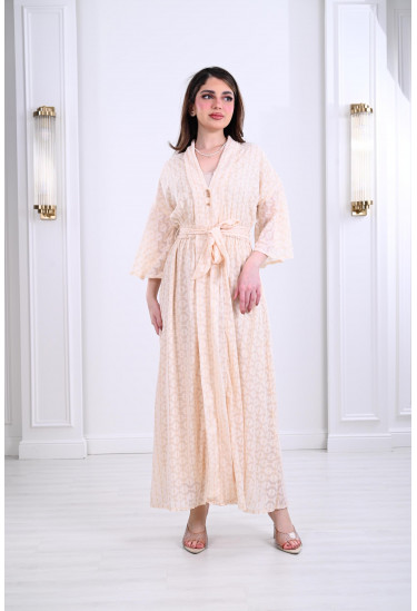 فستان نسائي طويل بقصة مميزة