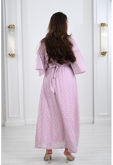 فستان نسائي طويل بقصة مميزة