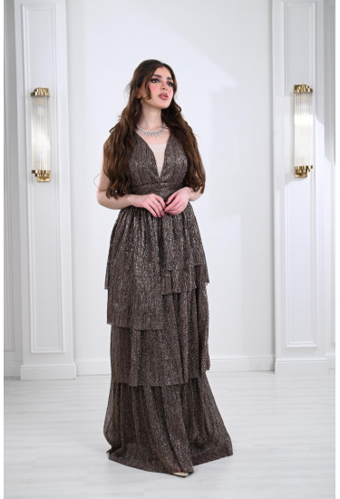 فستان سهرة بأدوار مدرجة الطول