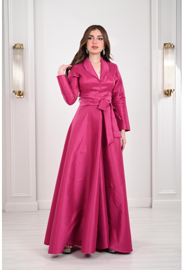 فستان سهرة رقيق بياقة أنيقة