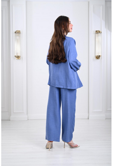 طقم نسائي مُزين بستراس لامع