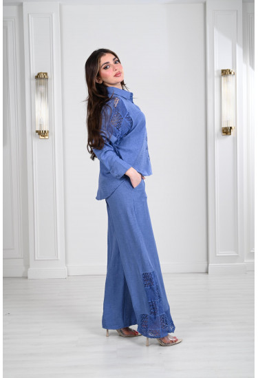 طقم نسائي رقيق مزين بقماش الدانتيل المفرغ