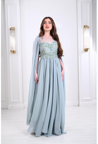 فستان سهرة مطرز بأكمام طويلة