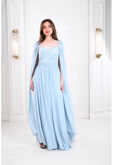 فستان سهرة مطرز بأكمام طويلة