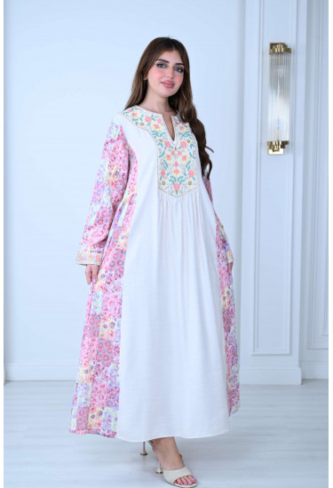 جلابية مزينة بتطريز زهور ملونة
