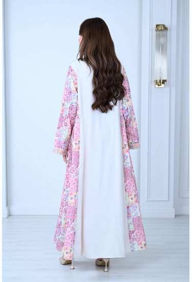 جلابية مزينة بتطريز زهور ملونة