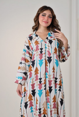 جلابيه نسائي مزينه بأشكال مثلثات ملونه