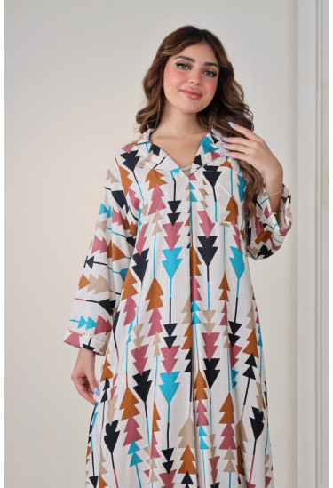 جلابيه نسائي مزينه بأشكال مثلثات ملونه