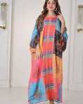 جلابية نسائية بنقوش هندسية ملونة