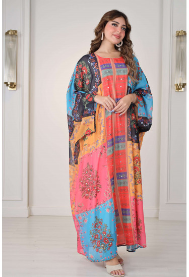 جلابية نسائية بنقوش هندسية ملونة