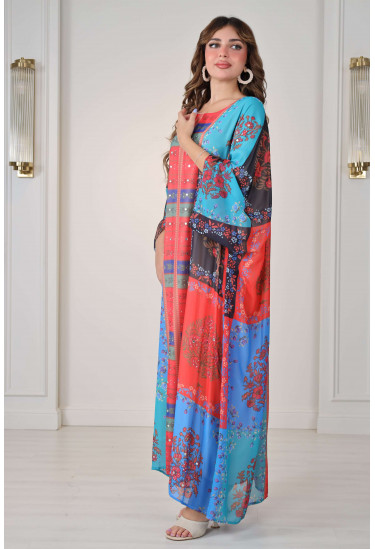 جلابية نسائية بنقوش هندسية ملونة