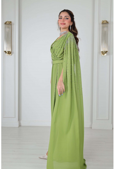 فستان سهرة ملكي مزين باللؤلؤ