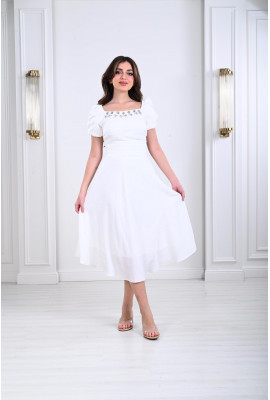 فستان ميدي نسائي بتطريز رقيق