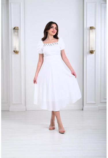 فستان ميدي نسائي بتطريز رقيق