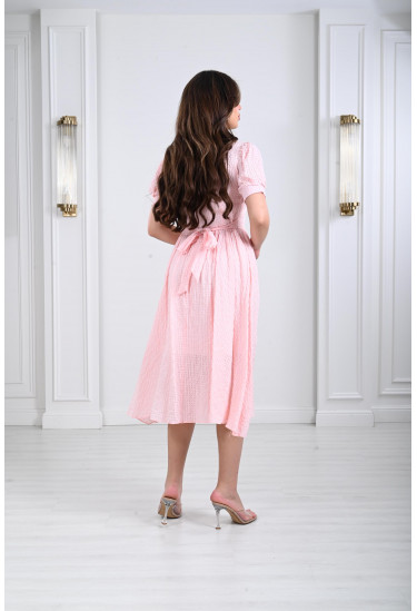 فستان ميدي بياقة منسدلة أنيقة