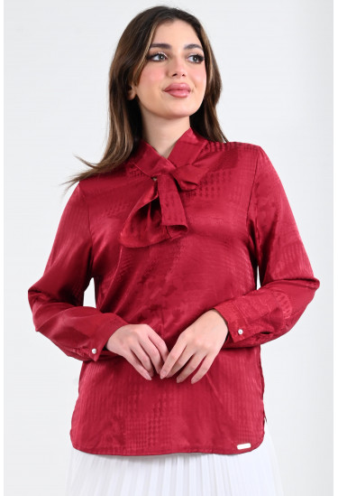 بلوزة نسائية كلاسيكية أنيقة