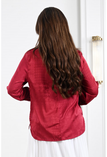 بلوزة نسائية كلاسيكية أنيقة