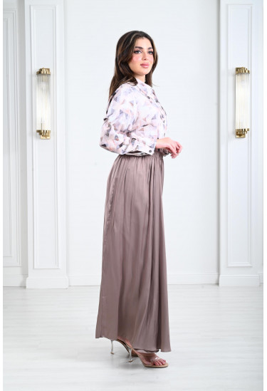 بلوزة نسائية مزينة برسومات هندسية