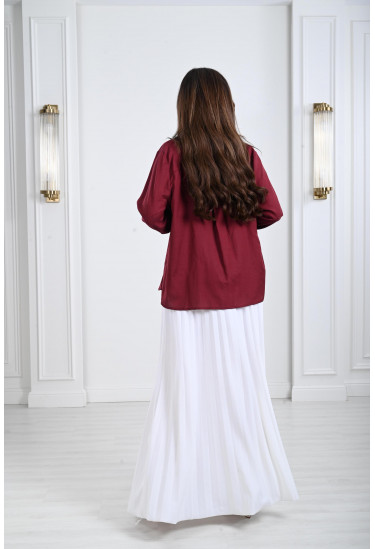 بلوزة نسائية أنيقة مع سكارف مخطط