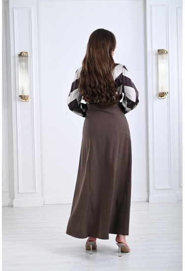 بلوزة نسائية أنيقة بتصميم منسدل