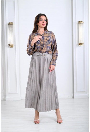 بلوزة نسائية رقيقة بنمط مخطط