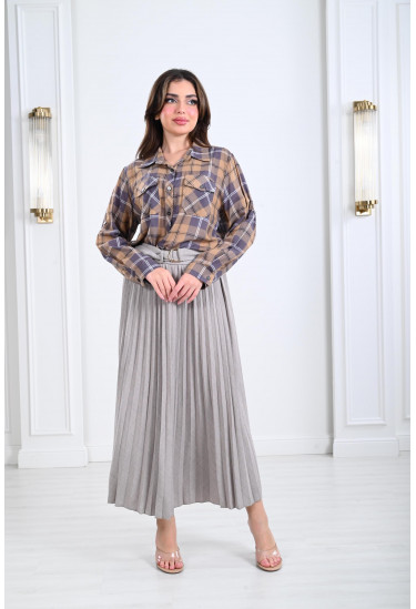 بلوزة نسائية رقيقة بنمط مخطط