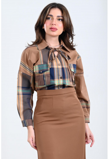 بلوزة نسائية رقيقة بنمط الجيوب