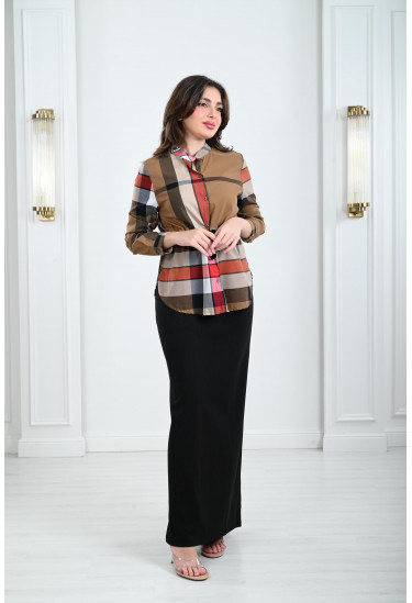 بلوزة نسائية صيفية بتصميم بسيط 