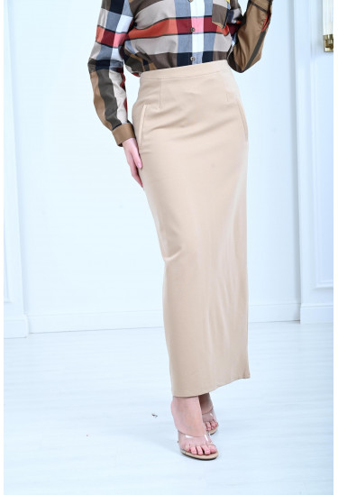 تنورة كلاسيكية نسائية أنيقة