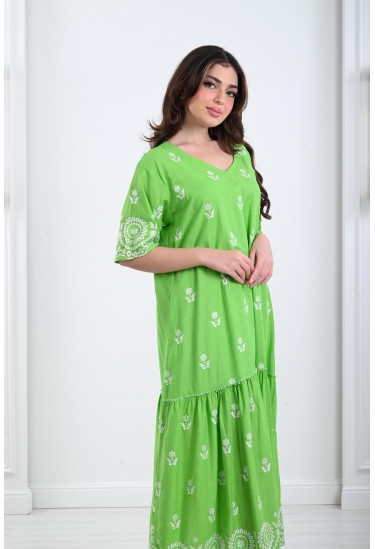 جلابية نسائية بتطريز رقيق من الزهور