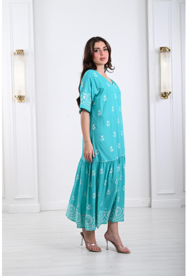 جلابية نسائية بتطريز رقيق من الزهور