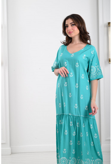 جلابية نسائية بتطريز رقيق من الزهور